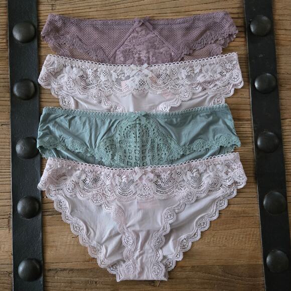 Victoria's Secret Dream Angels Lace and Smooth Panty Bundle sz Small New - Picture 1 of 7